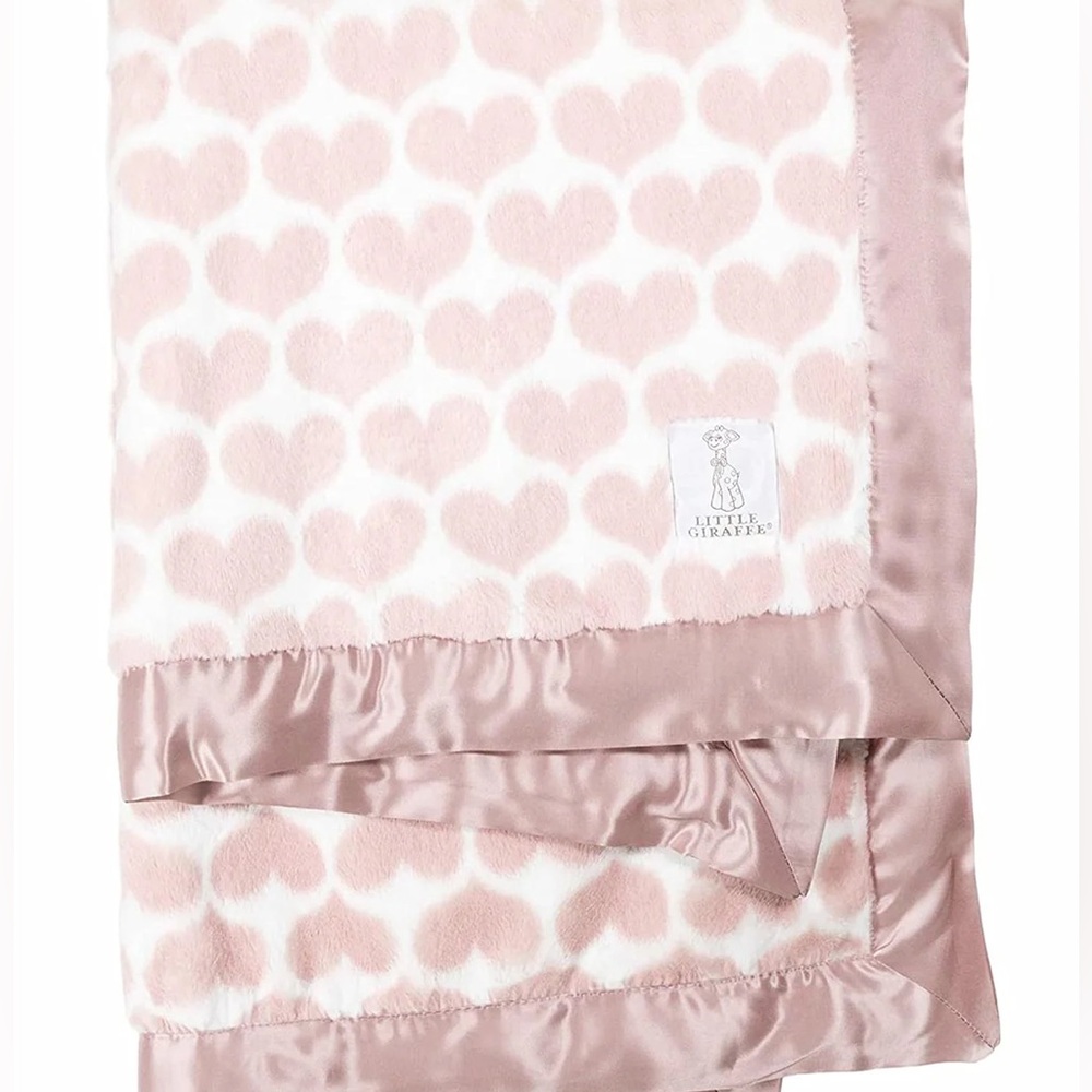 Little giraffe heart blanket